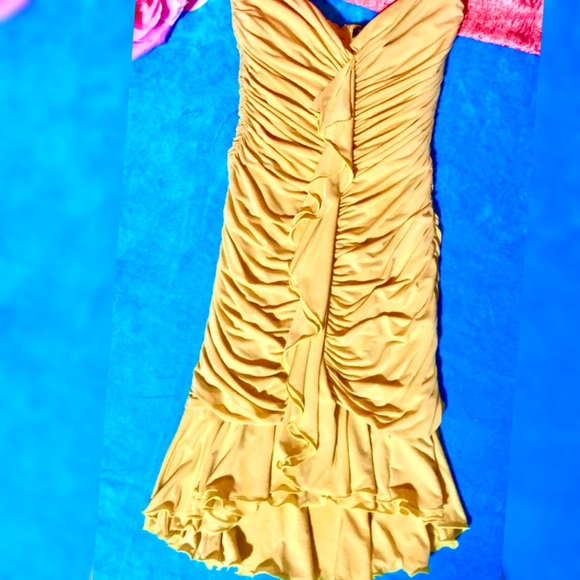 BCBG MaxAzria lemon chiffon ruched dress - Picture 7 of 10